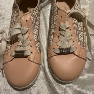 Girls Cream Sneakers Bebe size 1